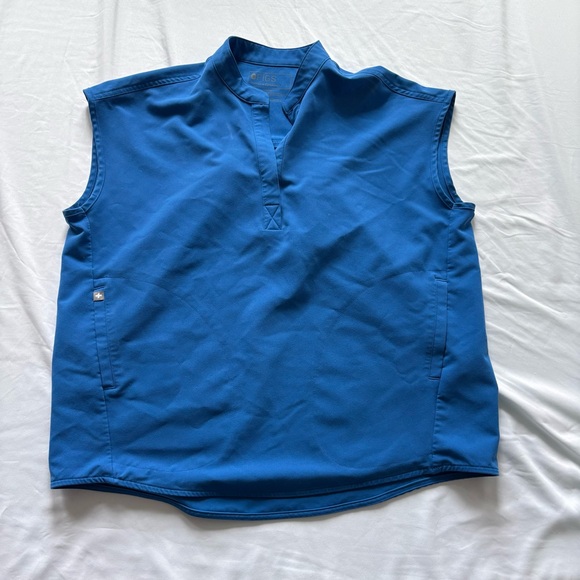 FIGS Rafaela Oversized Scrub Top - Picture 3 of 6